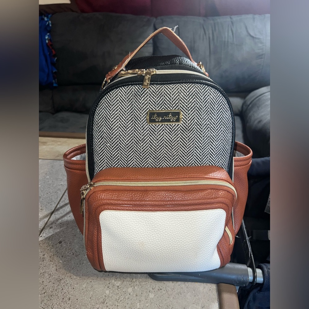 Itsy Ritzy Mini Plus diaper bag